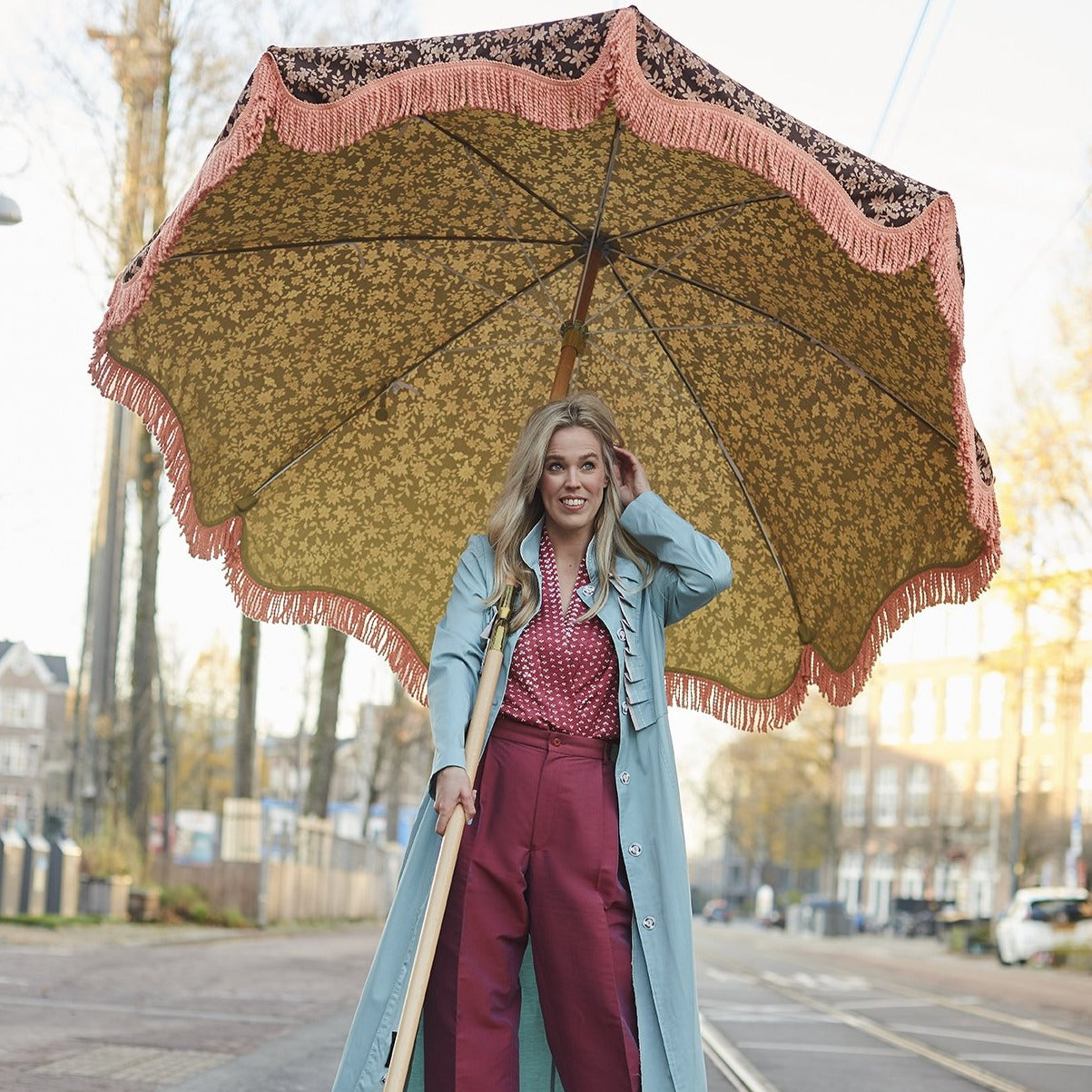 doris with vintage style umbrella