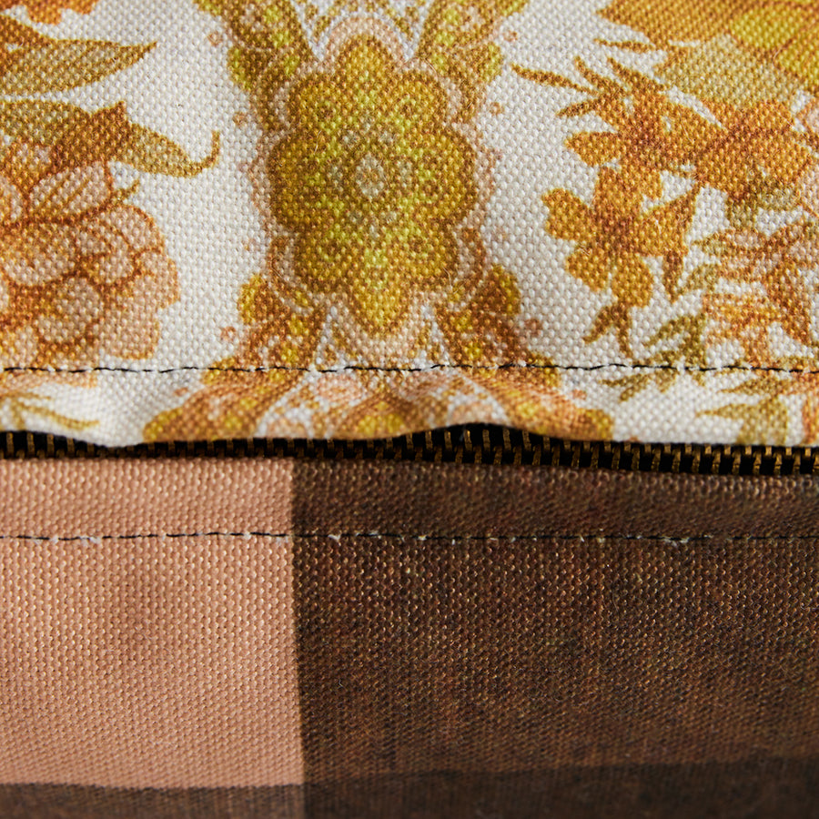 detail of lumbar pillow with zipper