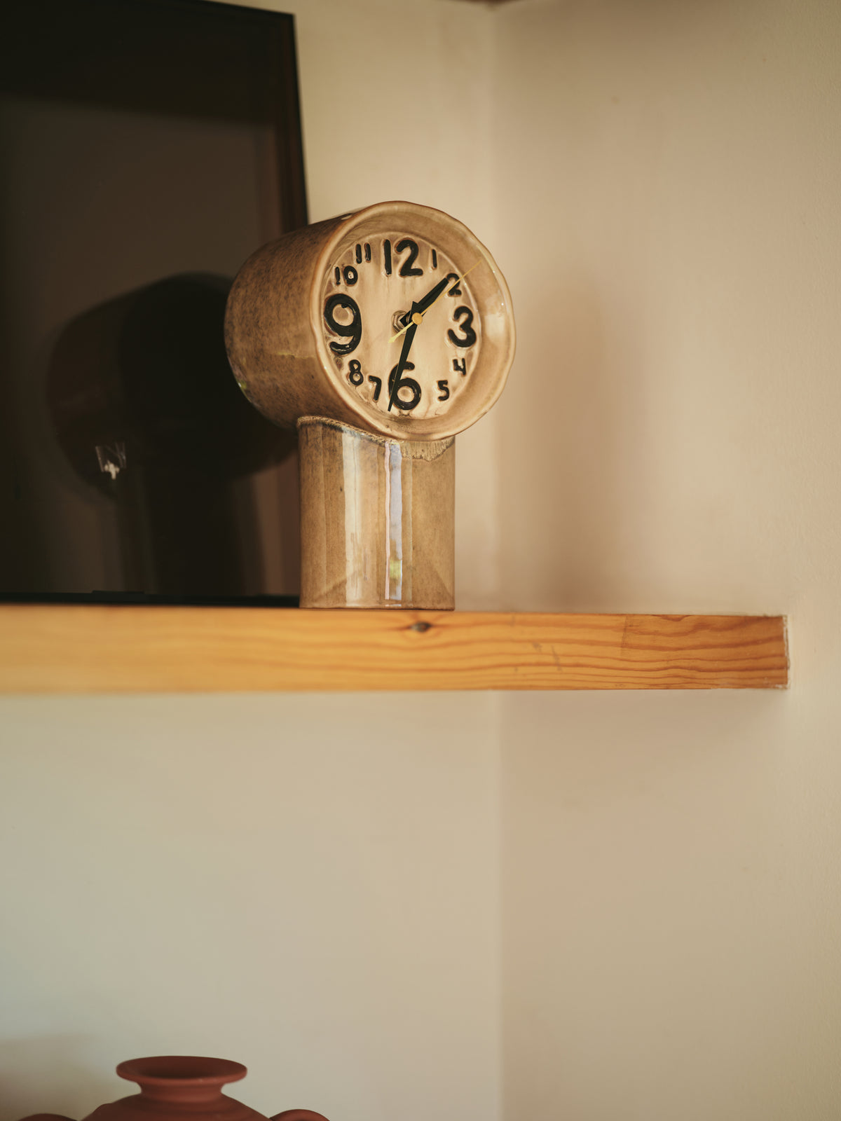 beige cream ceramic numeric desk clock