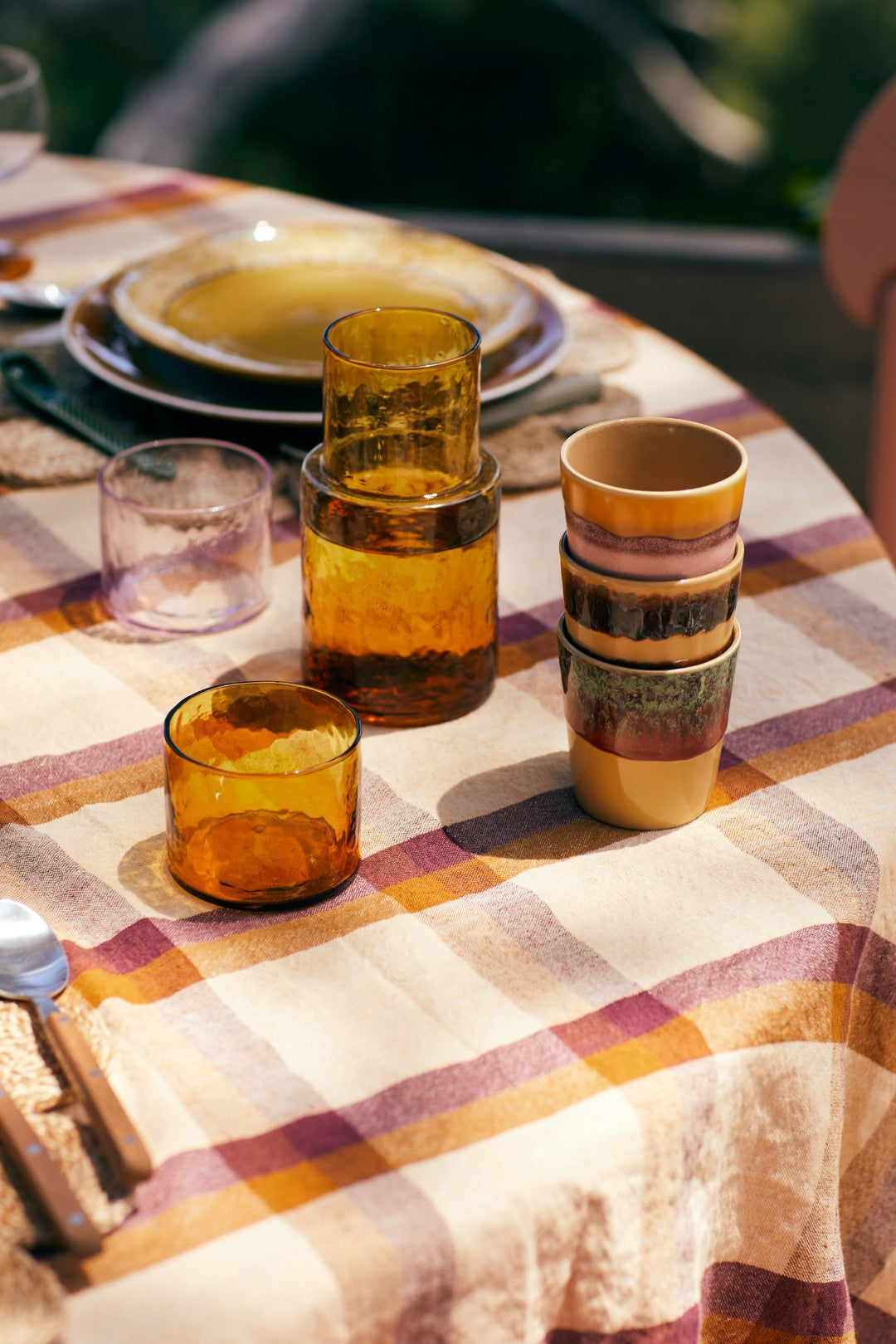 retro style coffee mugs and glass carafe