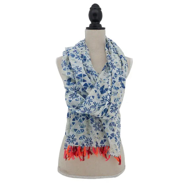 Scarf with pink and orange fringes