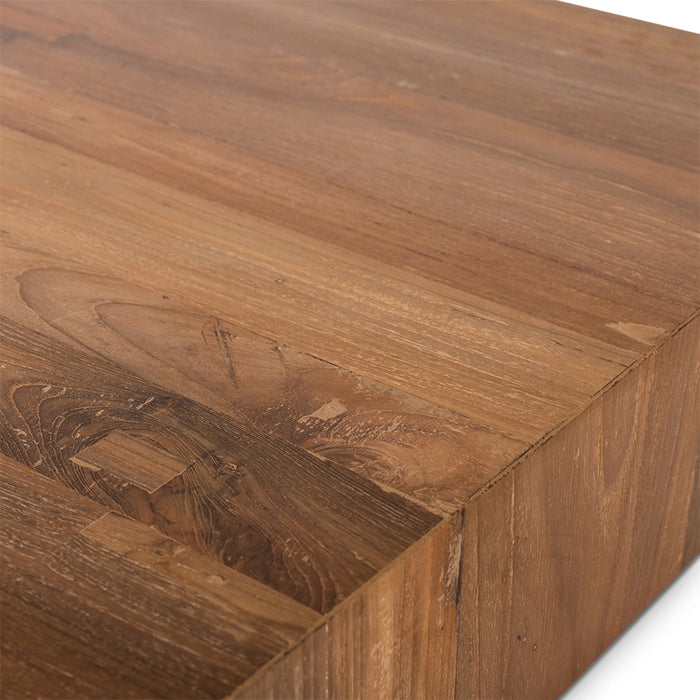 detail of wood from the teak wooden plateau table