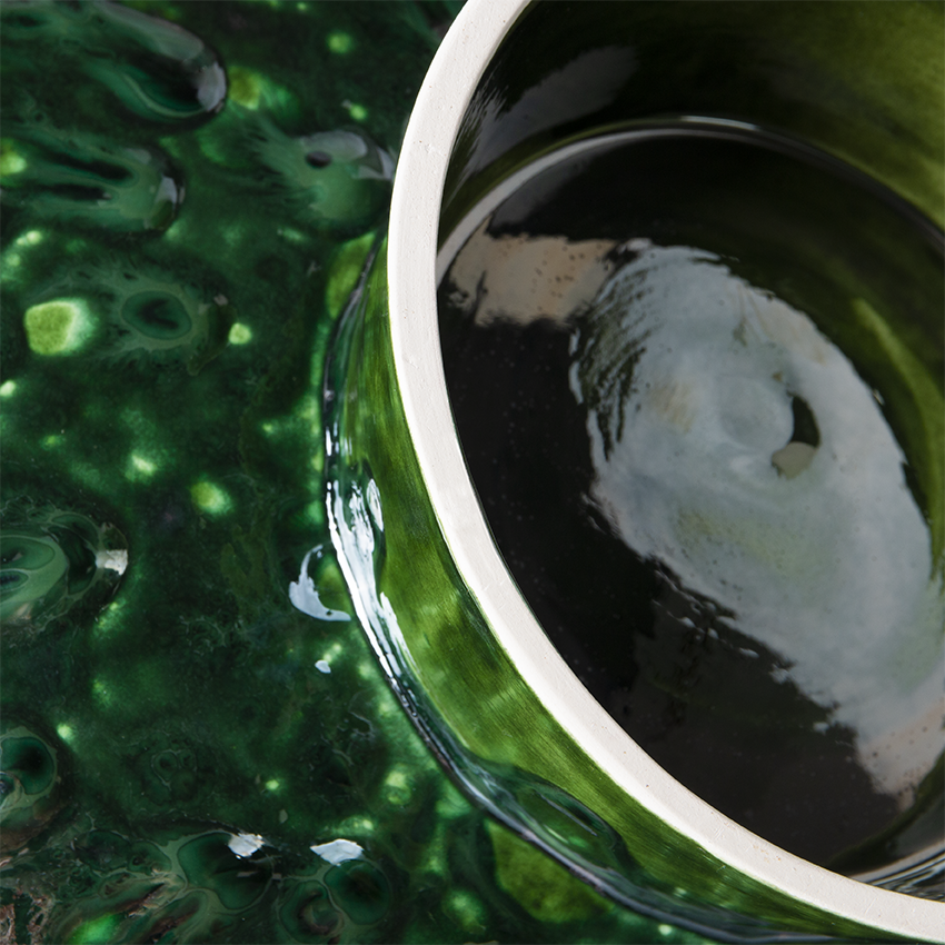 Ceramic bowl on foot - Dripping green