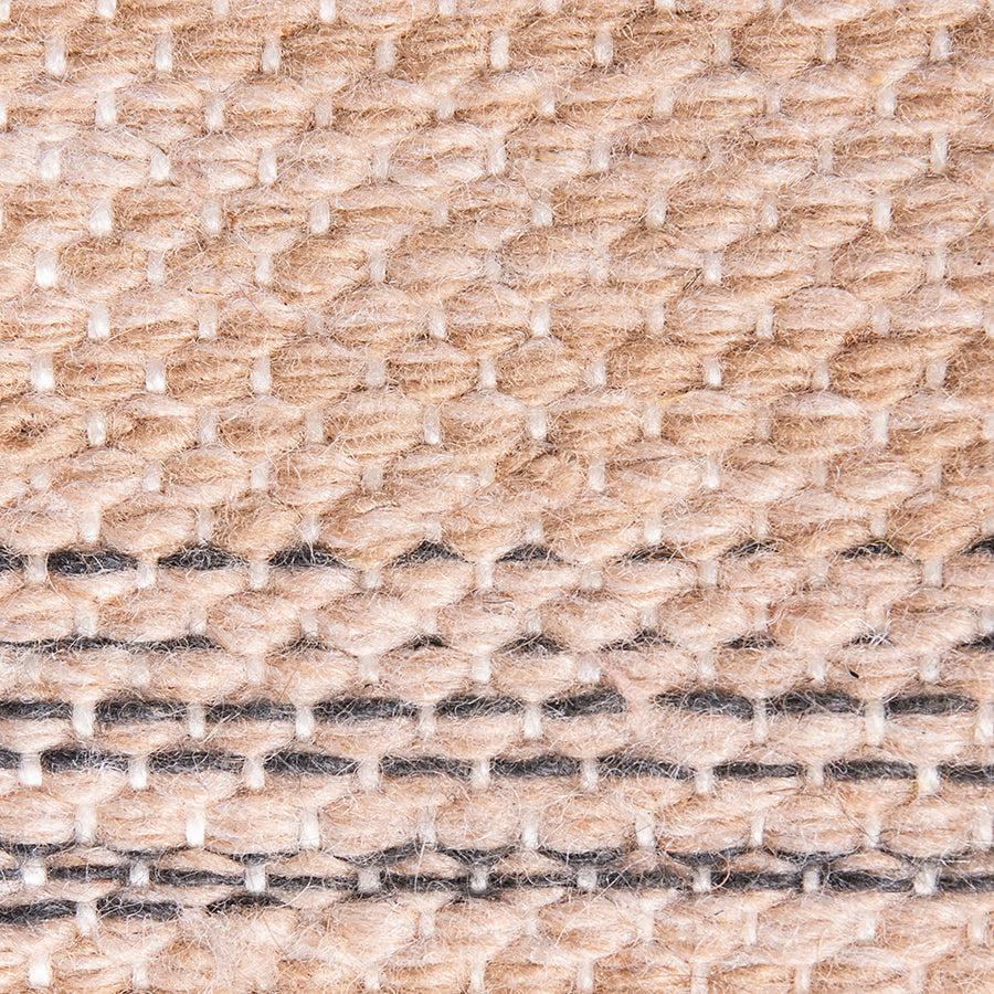 Handwoven indoor / outdoor rug natural